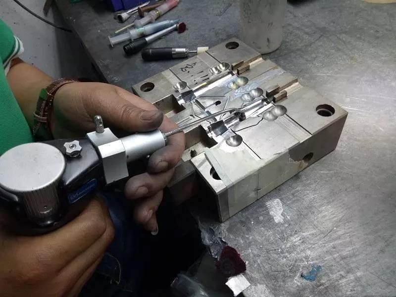 Plastic Mold Polishing: Techniques and Best Practices